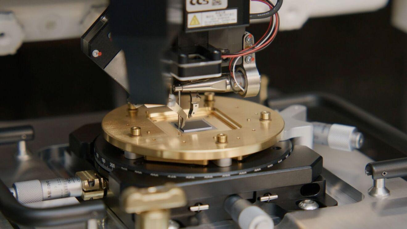 Amazon cho biết chip điện toán lượng tử mới của họ sẽ giúp việc sửa lỗi hiệu quả hơn