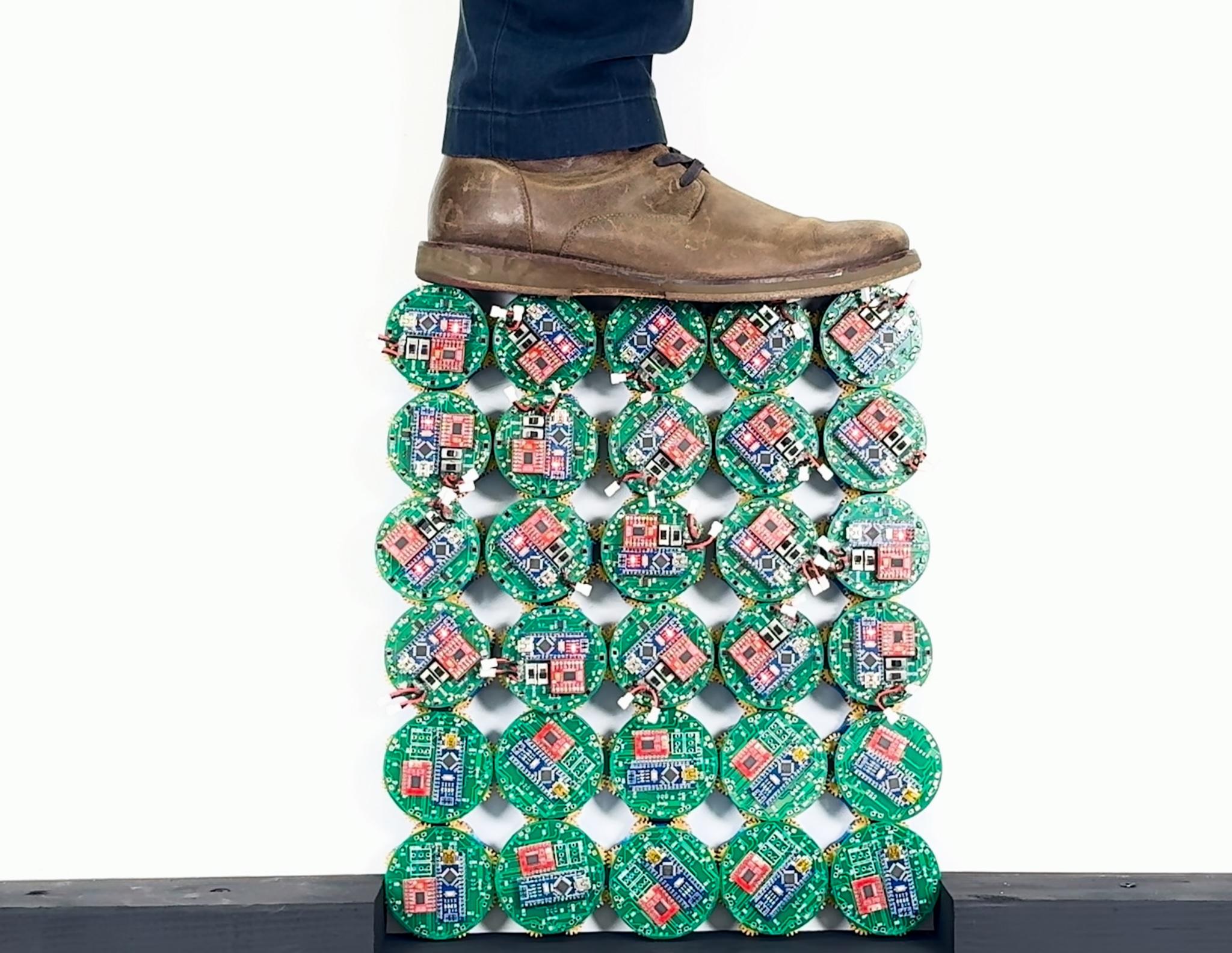 Các nhà nghiên cứu khám phá cách chế tạo robot kiểu T-1000 có thể thay đổi hình dạng